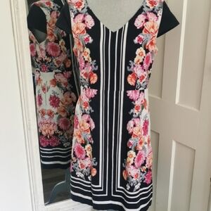 Rickis floral sheath dress, cap sleeves,pockets, careerwear. Size 10